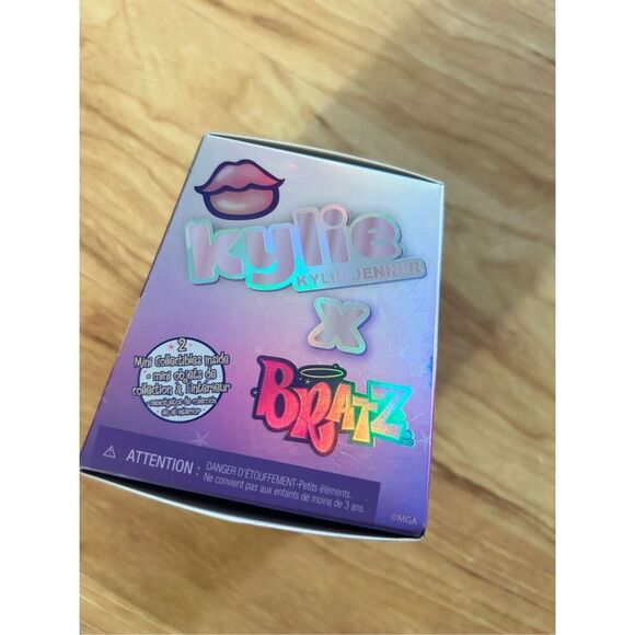 Bratz x Kylie Jenner Series 2 Blind Box Collectible Figure - Picture 2 of 4